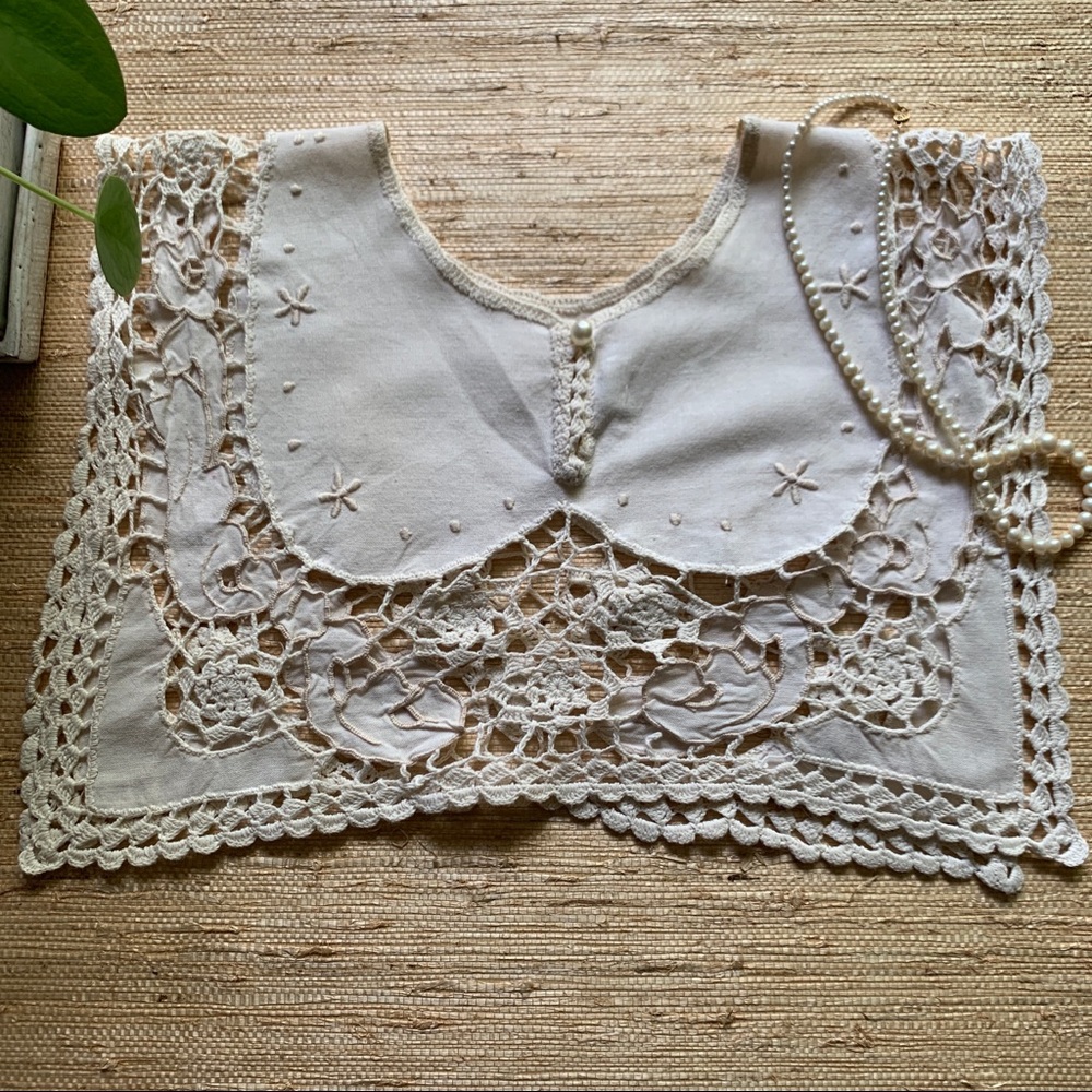 Vintage Ivory One-Piece Embroidered Lace Collar - Picture 2 of 8